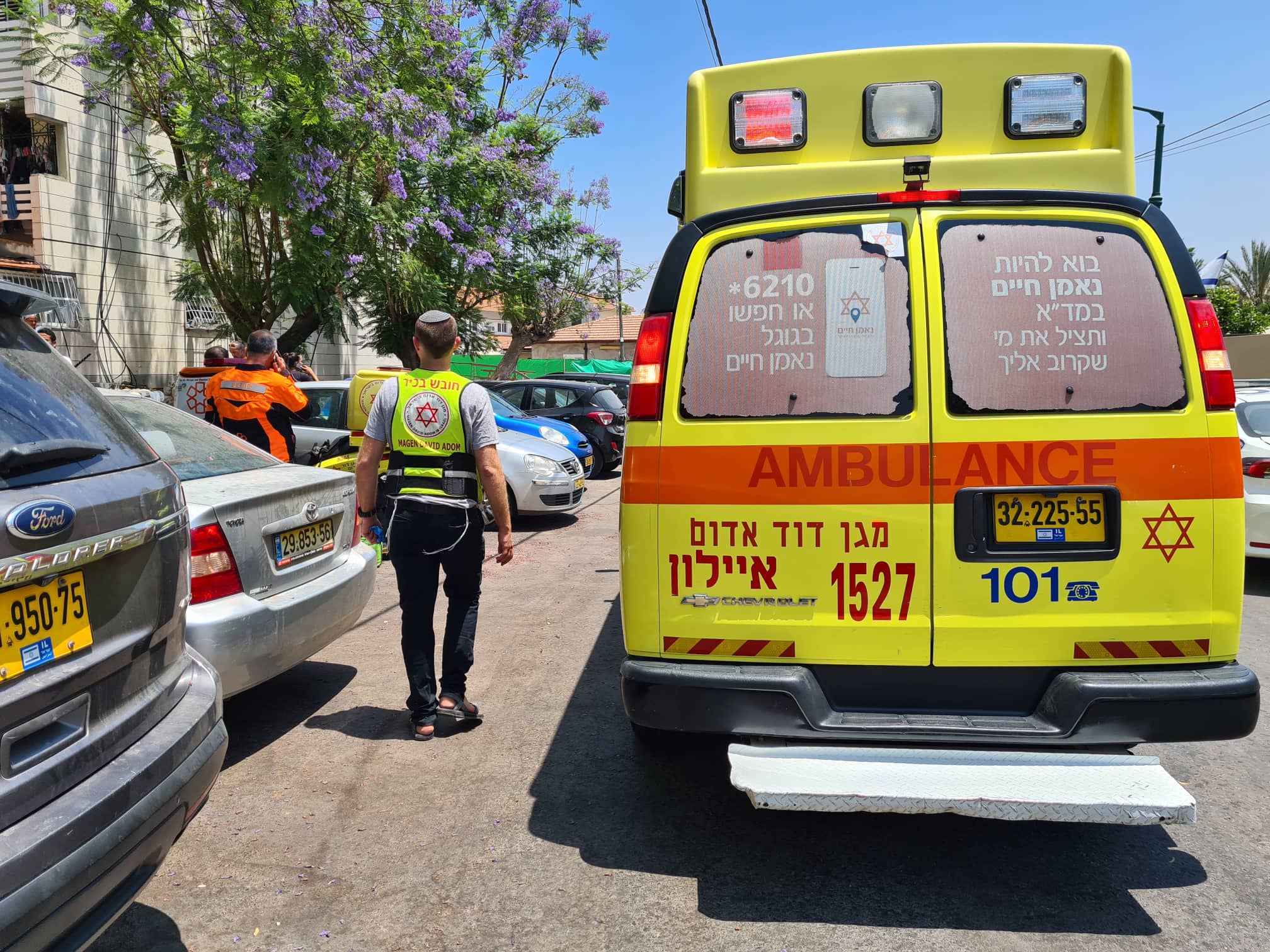 דקירות בגדרה