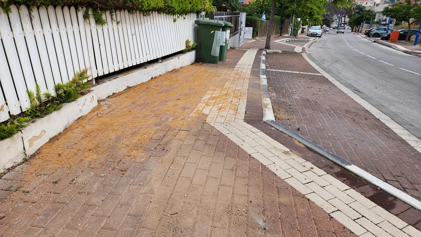 המדרכה המתוקנת 