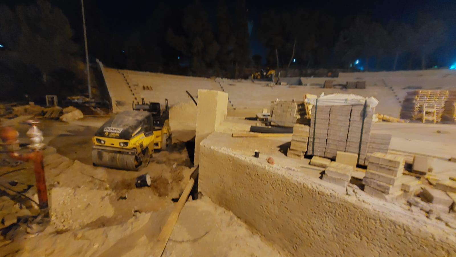 באמפי גדרה עבודות