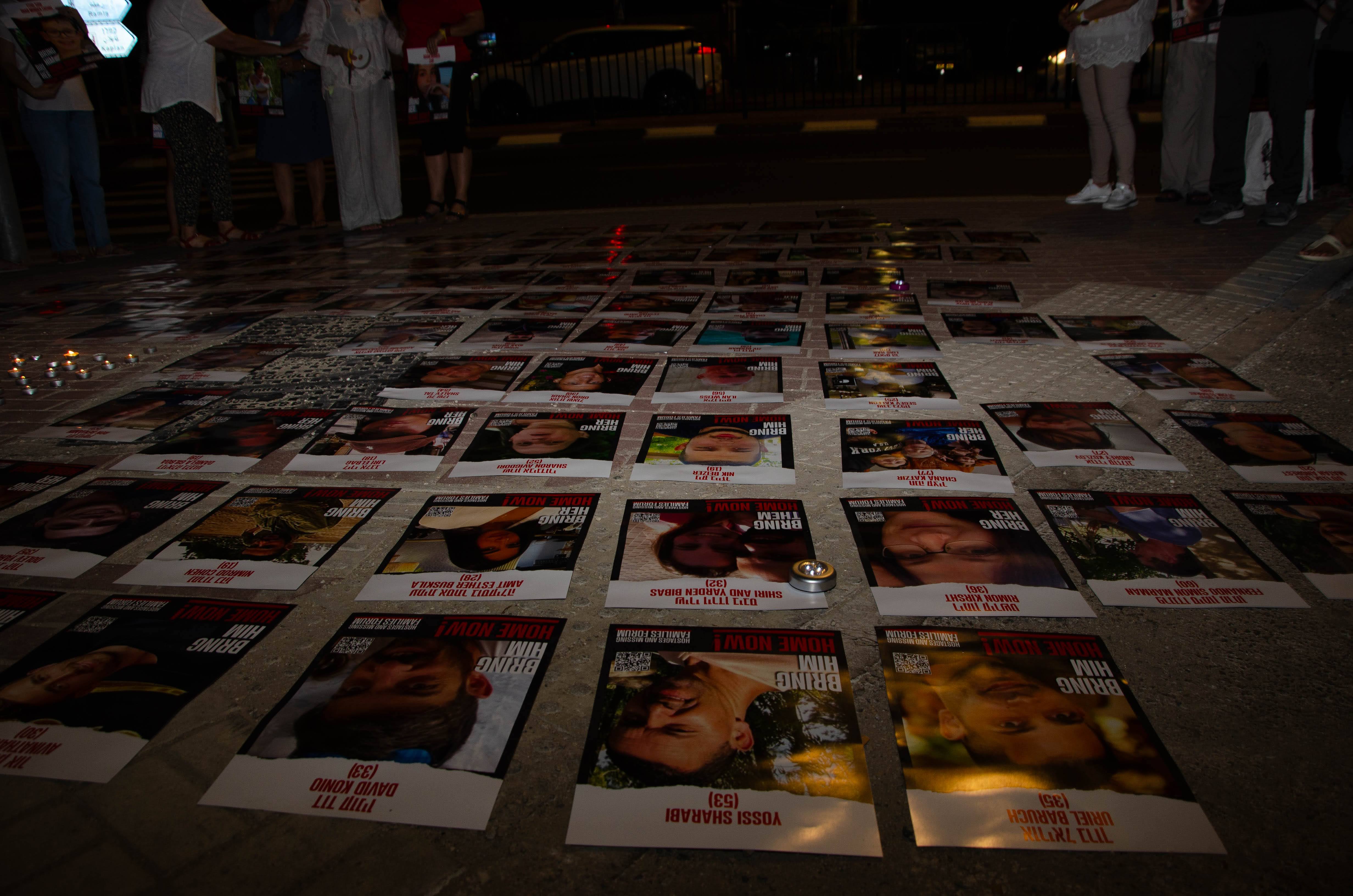 גדרה לצד החטופים 