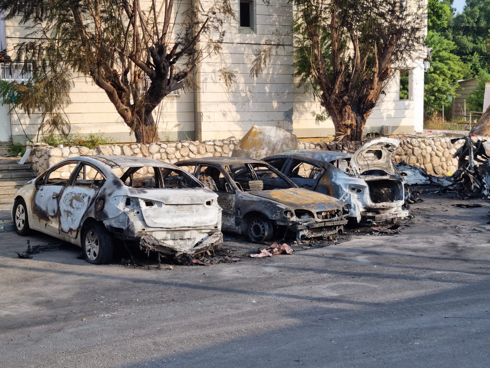 שדה קרב מקומי זירת פגיעת הרקטה בגדרה 