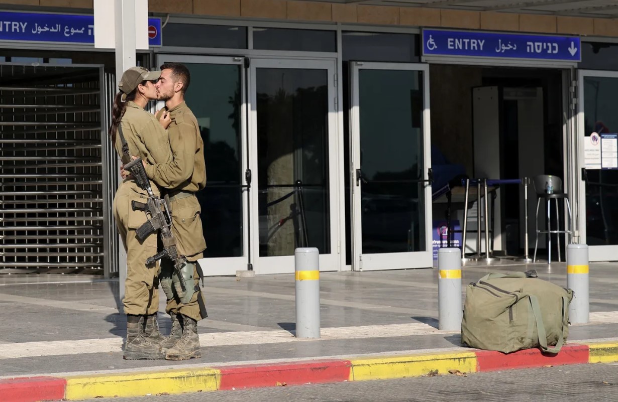 מלחמה מבעד למצלמה