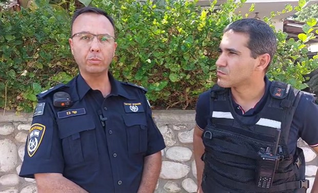 פורץ נתפס ביבנה שי גז וראש העיר יבנה גבאי 