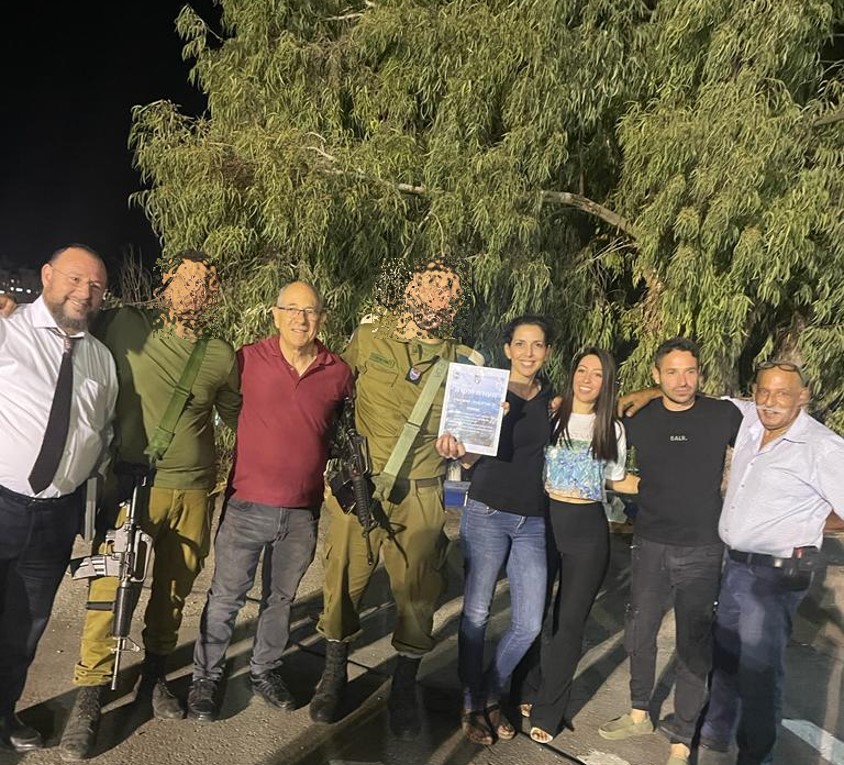 עם החיילים בפודטראק