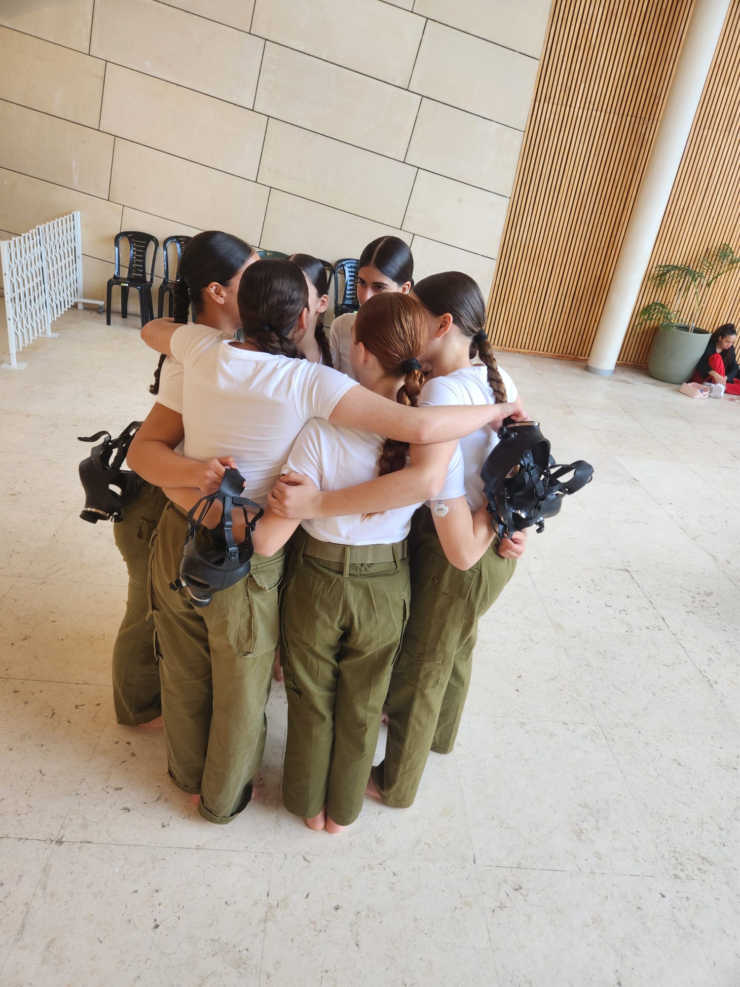 ממלחמה למלחמה
