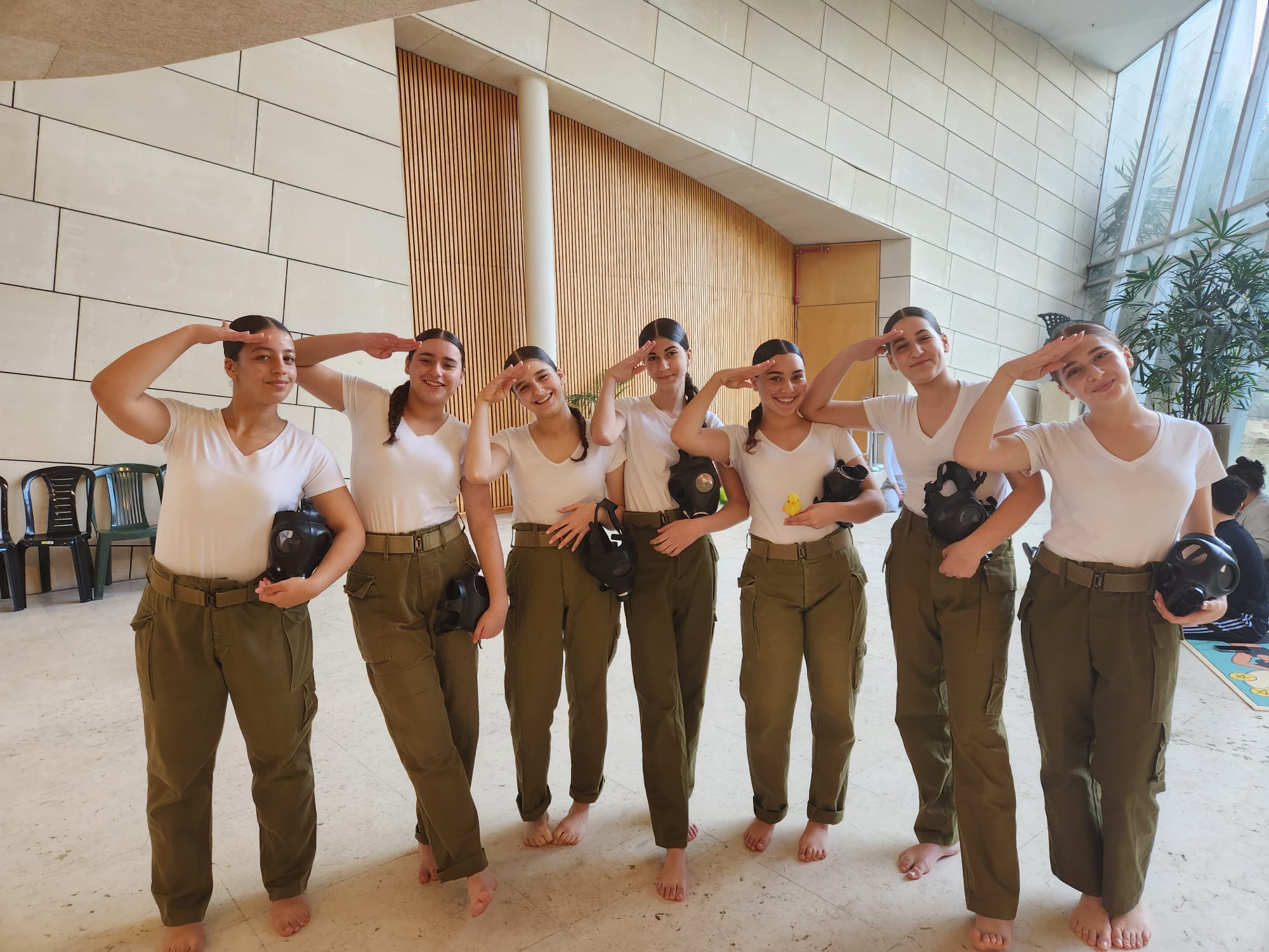 ממלחמה למלחמה
