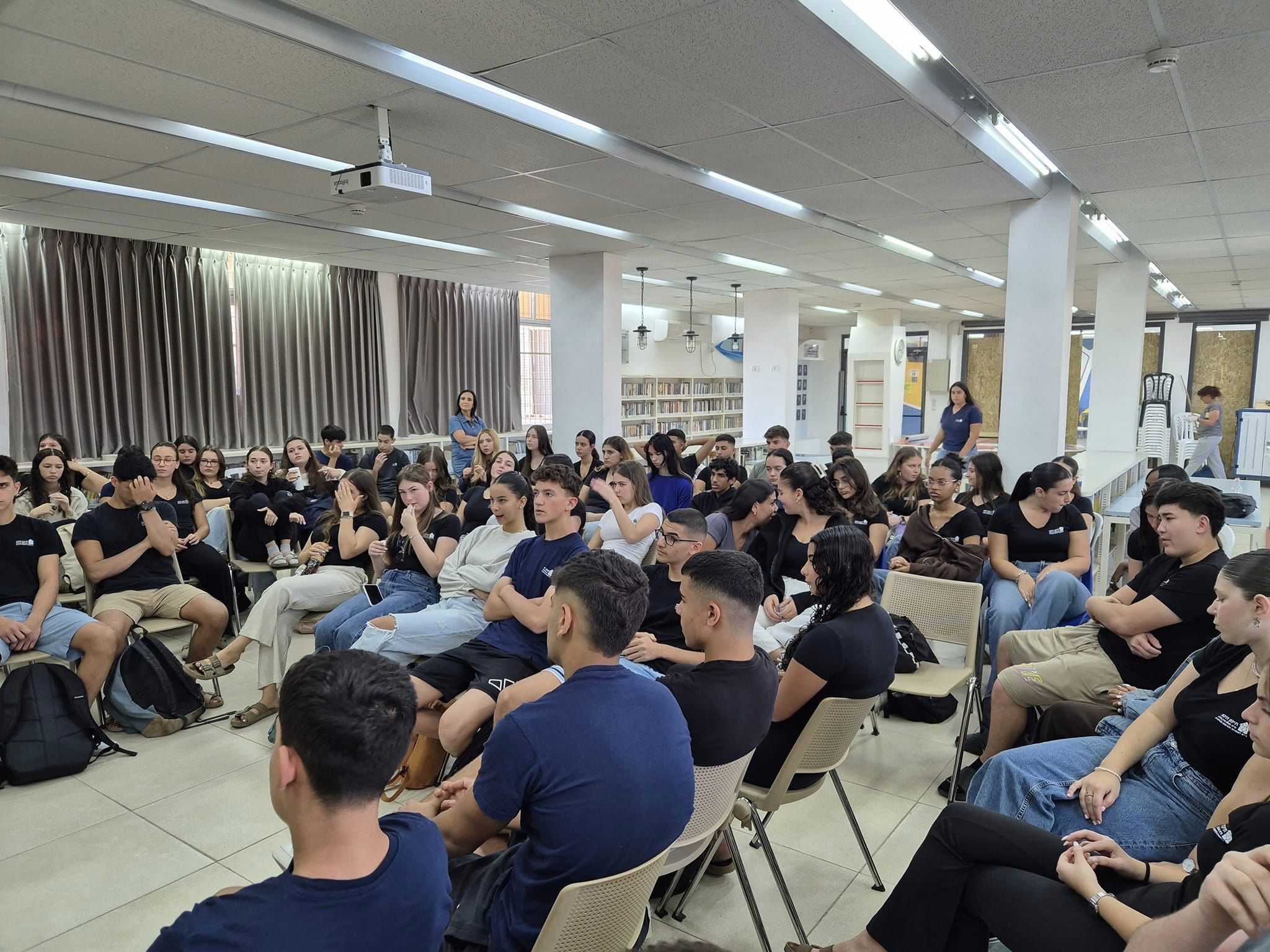 אילן לוטן בספרייה