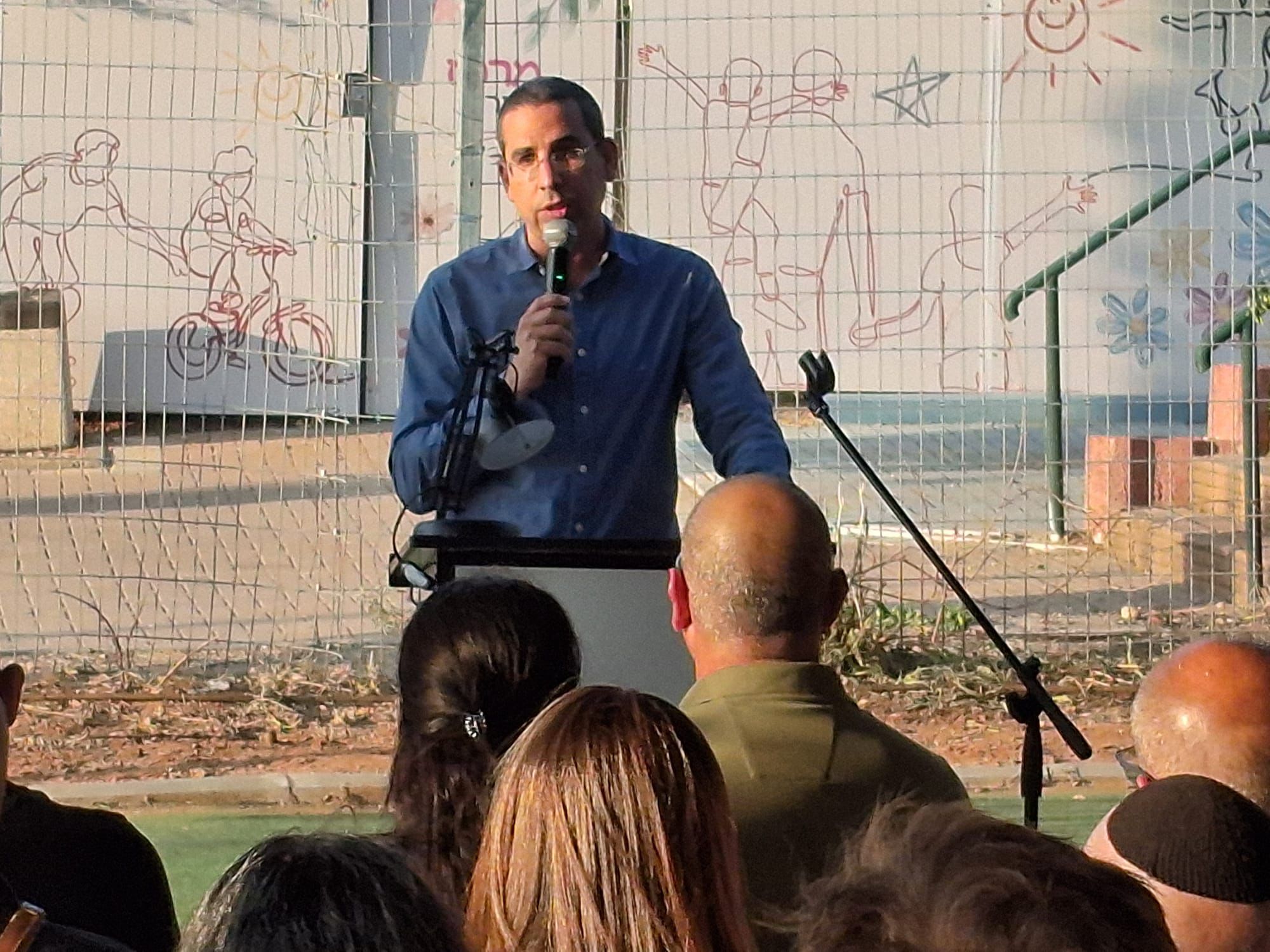 גוזרים סרט מעוף גדרה