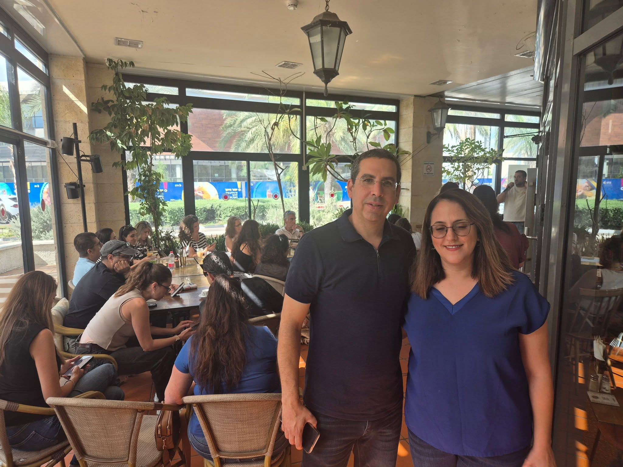 שישי עסקים 